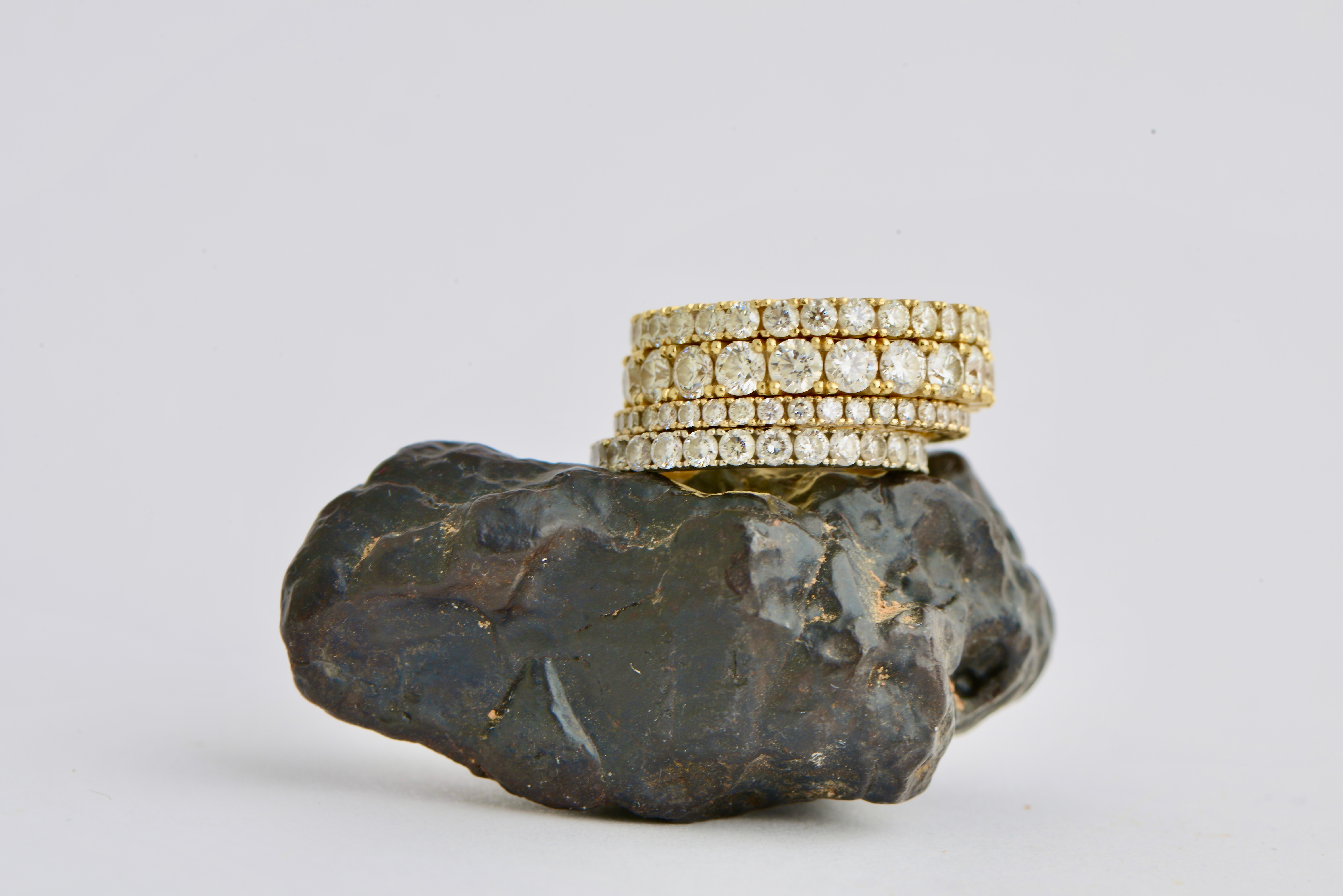 Nexus Ring - Five interlocked bands in 18k gold and platinum